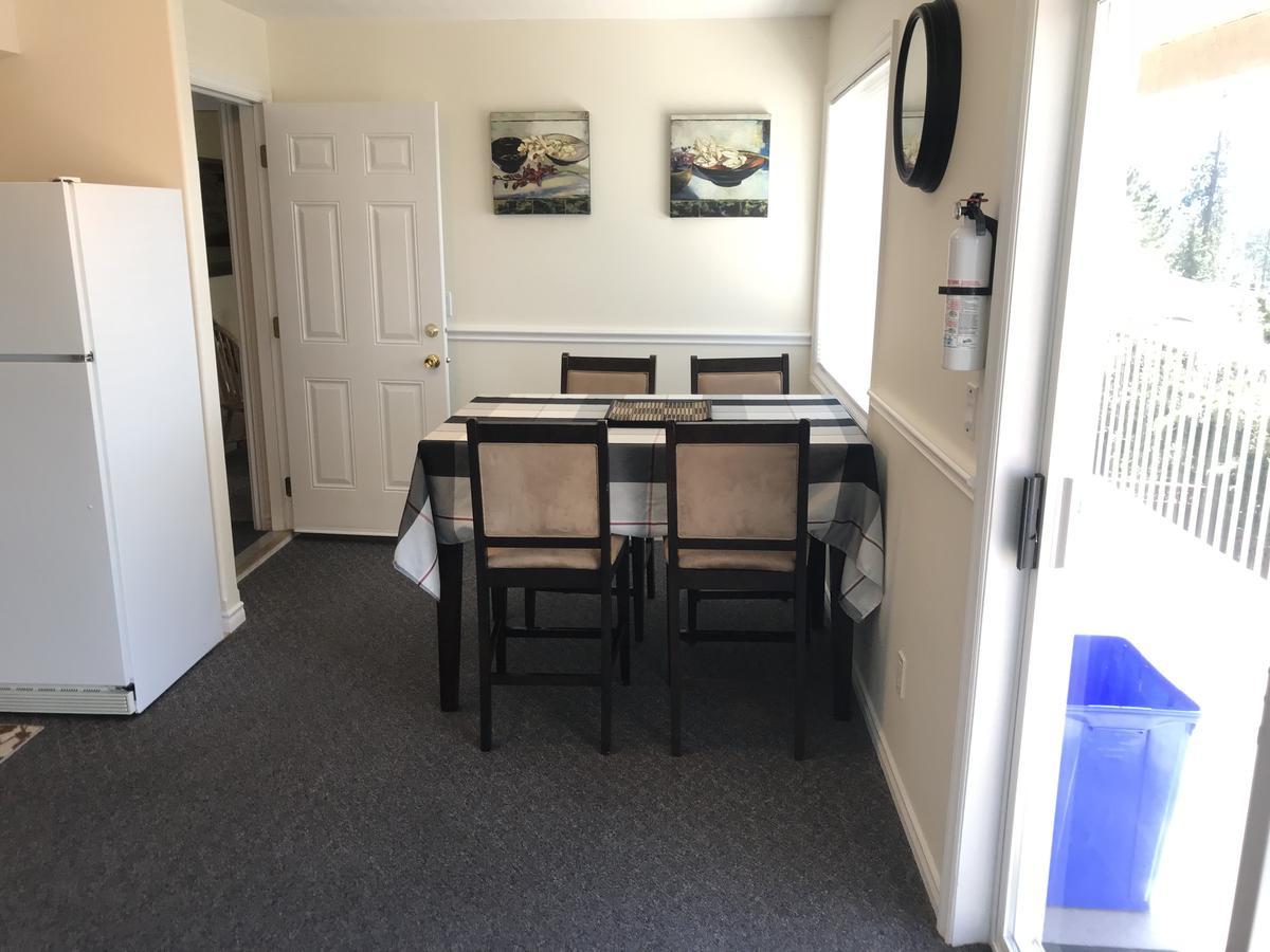 Acker Vacation Rentals Келоуна Екстер'єр фото