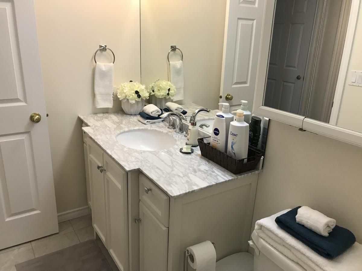 Acker Vacation Rentals Келоуна Екстер'єр фото