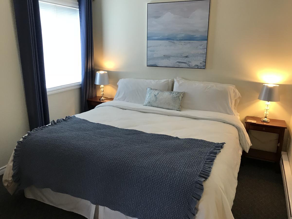 Acker Vacation Rentals Келоуна Екстер'єр фото