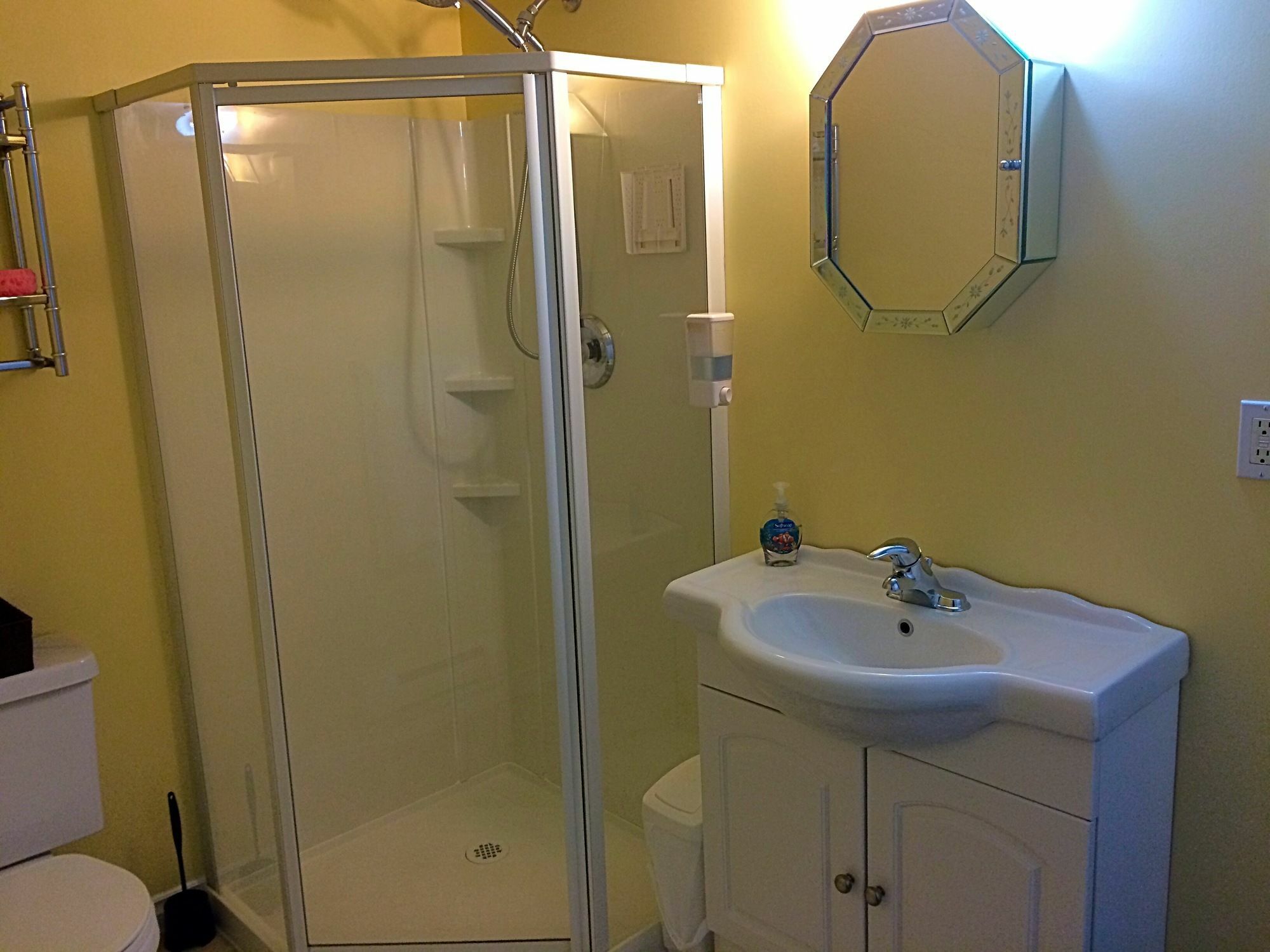 Acker Vacation Rentals Келоуна Екстер'єр фото